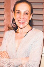 Elif Baysal; İstanbul, Türkiye doğumlu Türk oyuncu