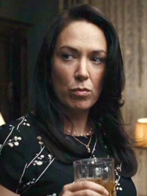 Elizabeth Marvel; Orange, Kaliforniya, ABD doğumlu Amerikalı oyuncu