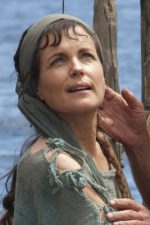 Elizabeth McGovern; Evanston, Illinois, ABD doğumlu Elizabeth Lee McGovern olarak da bilinen Amerikalı oyuncu, müzisyen