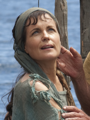 Elizabeth McGovern; Evanston, Illinois, ABD doğumlu Elizabeth Lee McGovern olarak da bilinen Amerikalı oyuncu, müzisyen