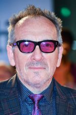 Elvis Costello; Paddington,Londra,İngiltere doğumlu Declan Mac Manus olarak da bilinen İngilizsöz yazarıoyuncu, besteci