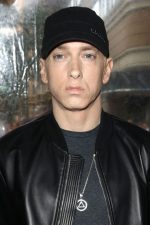 Eminem; Marshall Bruce Mathers III olarak da bilinen Amerikalı oyuncu, besteci