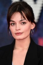 Emma Mackey; Le Mans,Sarthe,Fransa doğumlu Emma Margaret Tachard-Mackey olarak da bilinen İngiliz  oyuncu