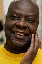 Emmanuel Dongala; Brazavil, Demokratik Kongo Cumhuriyeti doğumlu Kongolukimyager yazar