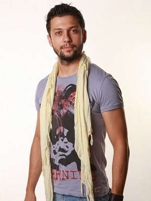 Emre Canpolat; İstanbul, Türkiye doğumlu Türk oyuncu