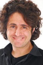 Emre Ertunç; Hakkari, Türkiye doğumlu Türk oyuncu