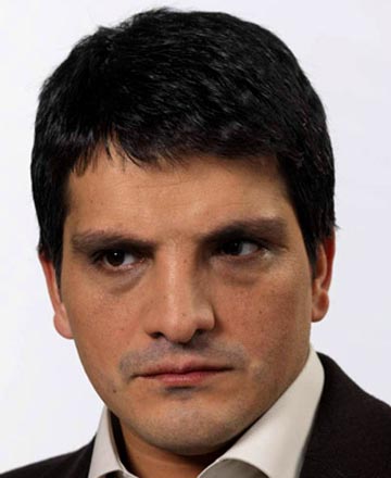 Erdem Ergüney; Denizli, Türkiye doğumlu Türk oyuncu