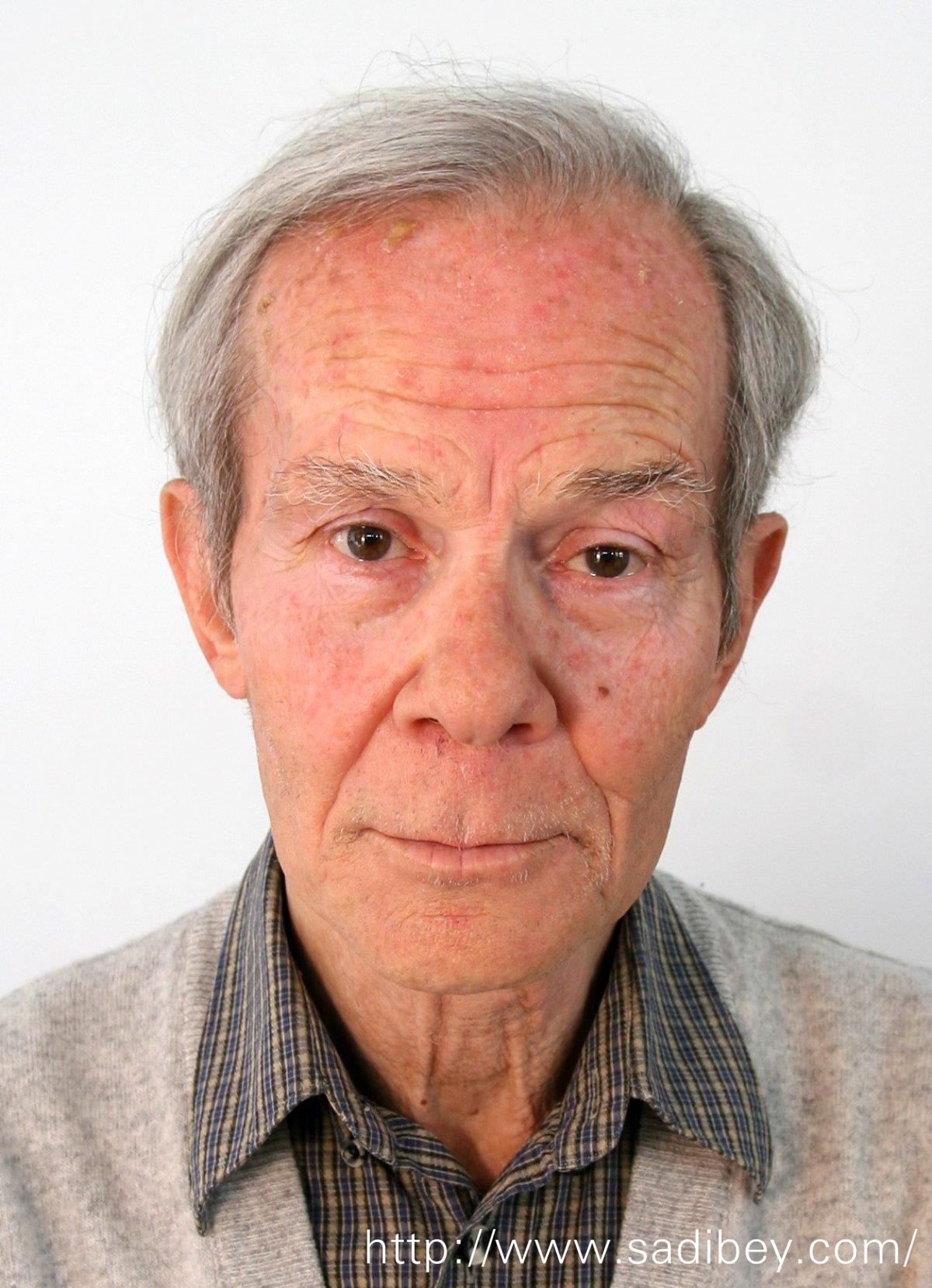 Erdoğan Tokatlı; Denizli, Türkiye doğumlu Türk yönetmen, senarist, yazar