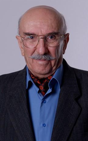 Erdoğan Tuncel; İstanbul, Türkiye doğumlu Türk oyuncu