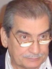 Erdoğan Tünaş; İstanbul, Türkiye doğumlu Türk senarist, oyuncu, yazar, yapımcı