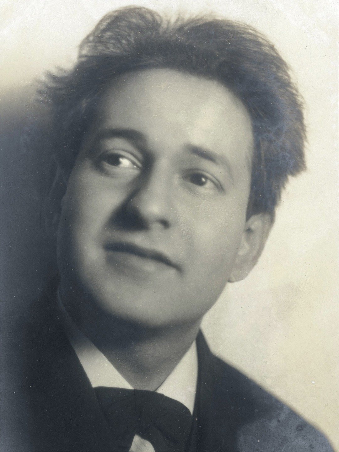 Erich Wolfgang Korngold; Brno, Çekya doğumlu Amerikalı besteci, müzisyen