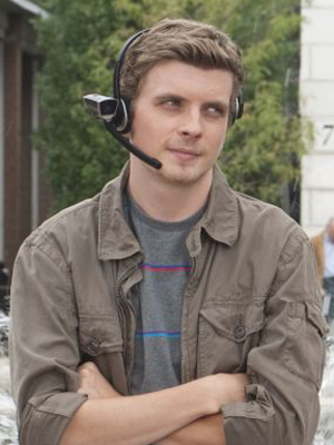 Erik Knudsen; Toronto,Ontario,Kanada doğumlu Kanadalı  oyuncu