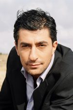 Erkan Petekkaya; Elazığ, Türkiye doğumlu Türk oyuncu