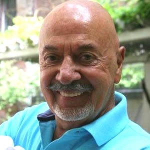 Erkan Yolaç; Babaeski, Kırklareli, Türkiye doğumlu Türk sunucuoyuncu