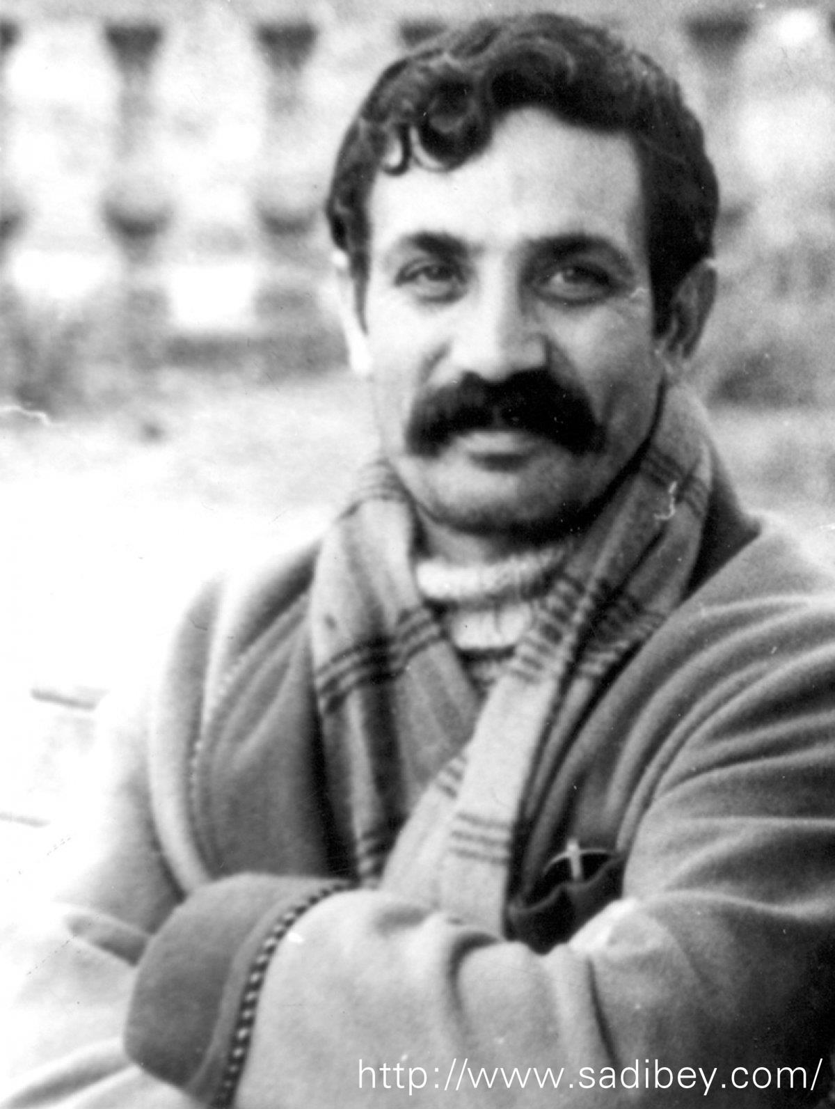 Erkan Yücel; Ankara, Türkiye doğumlu Türk oyuncu