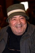 Erol Günaydın; Akçaabat, Trabzon, Türkiye doğumlu Türk oyuncu