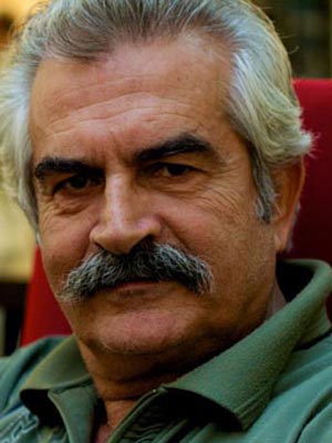 Erol Tezeren; Bakırköy, İstanbul, Türkiye doğumlu Türk oyuncu