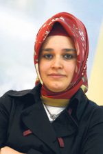 Esin Orhan; Türk senarist, yönetmen