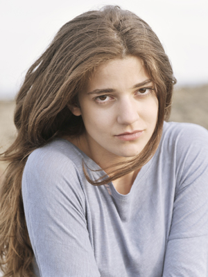 Esther Garrel; Paris, Fransa doğumlu Fransız oyuncu