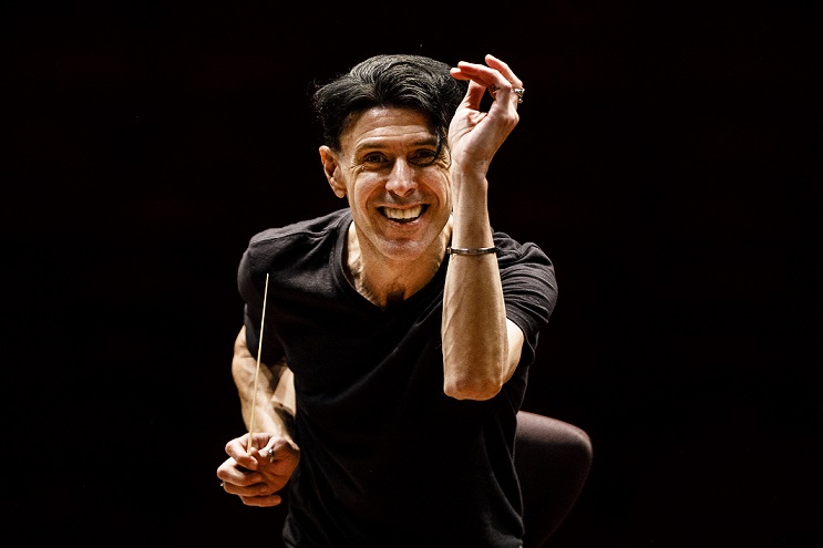 Ezio Bosso; Torino, İtalya doğumlu İtalyan orkestra şefibesteci