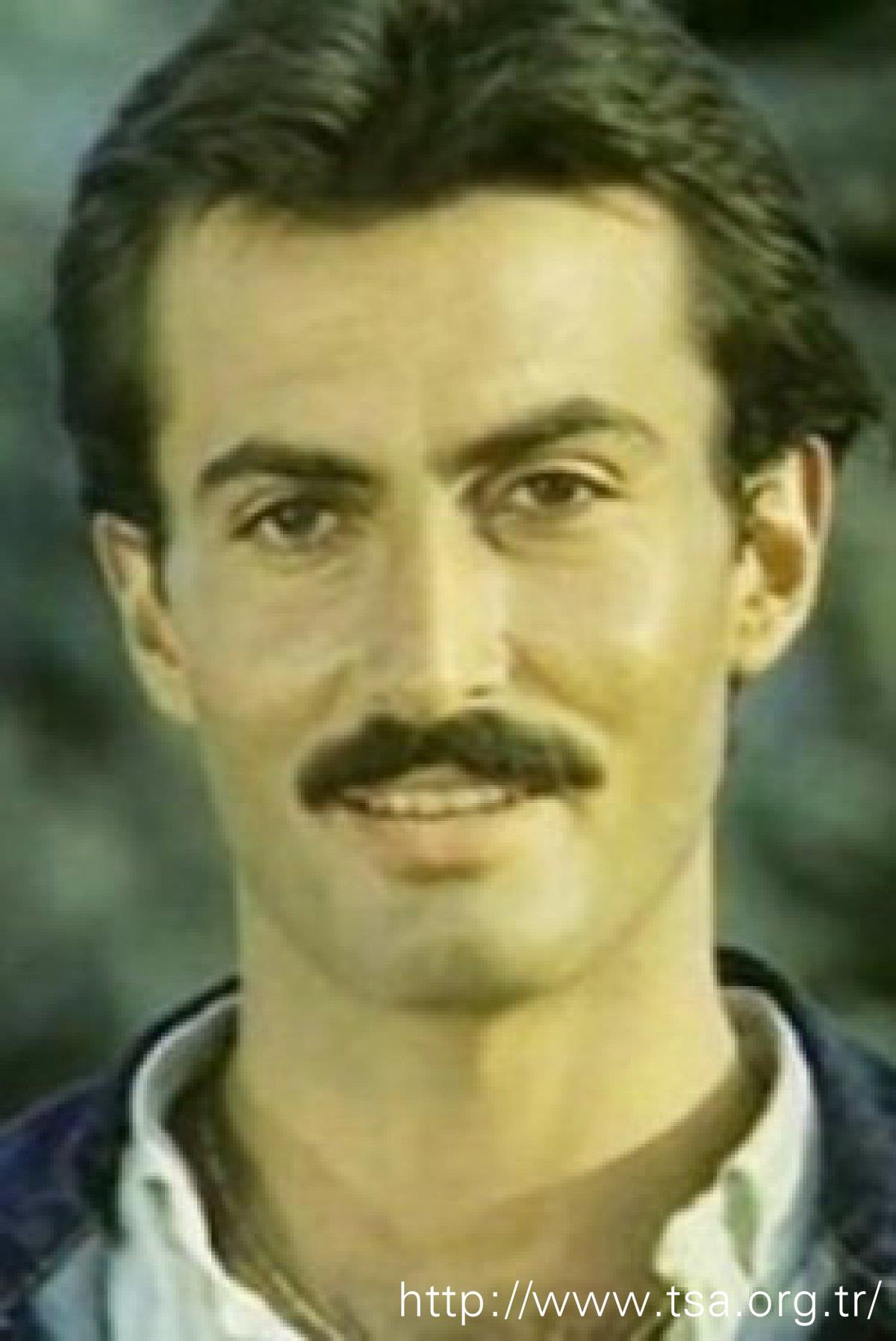 Faruk Peker; İstanbul, Türkiye doğumlu Türk oyuncu, senarist