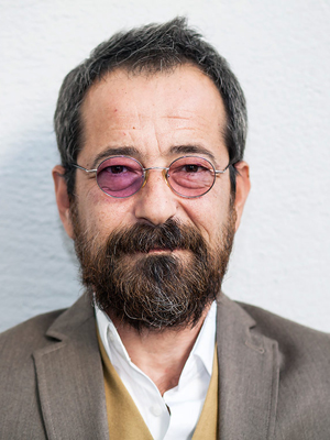 Feridun Düzağaç; Adana, Türkiye doğumlu Türk oyuncu