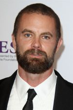 Garret Dillahunt; Castro Valley, Alameda, Kaliforniya, ABD doğumlu Amerikalı oyuncu