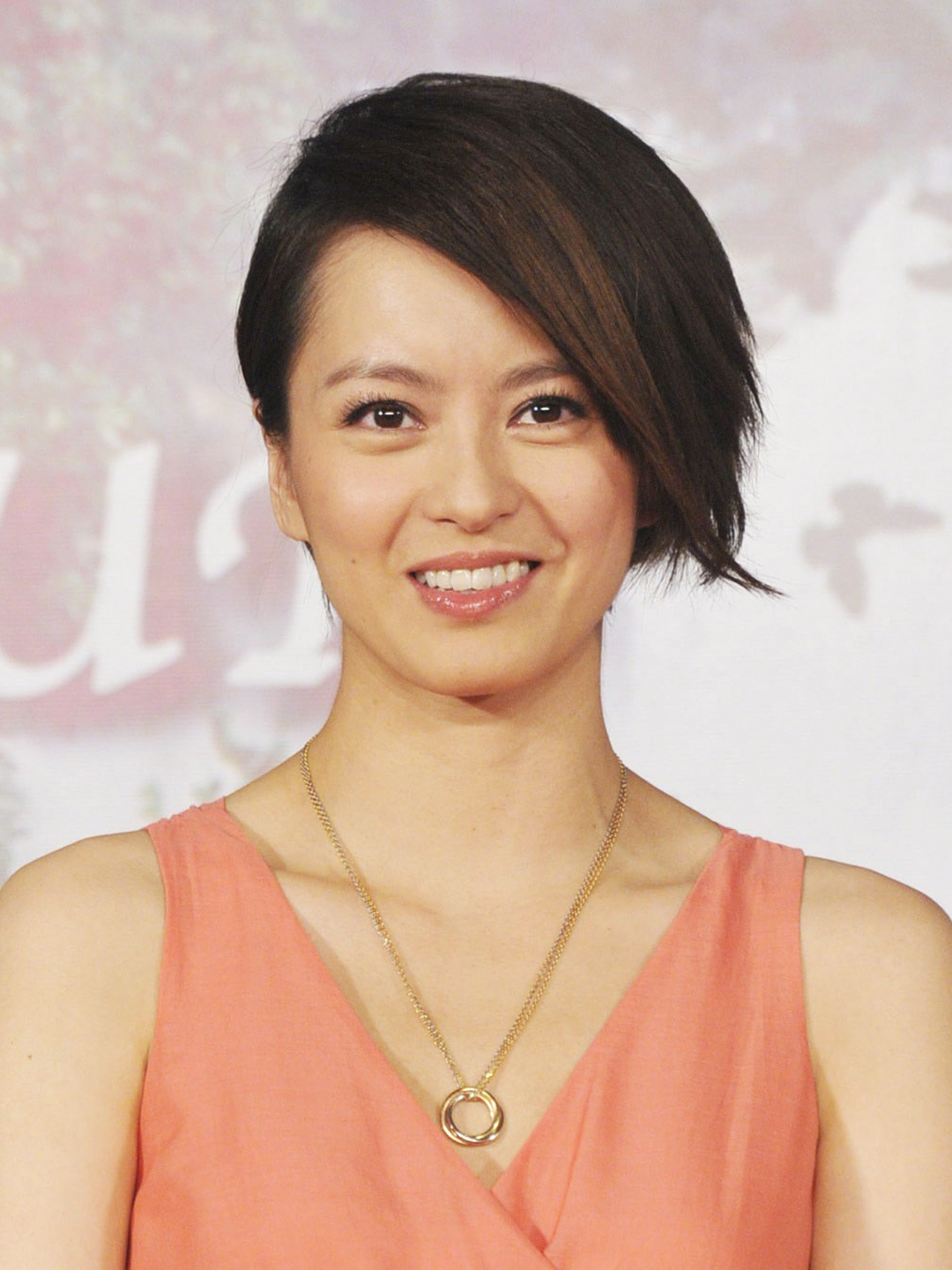 Gigi Leung; Hong Kong doğumlu Çinlişarkıcı oyuncu