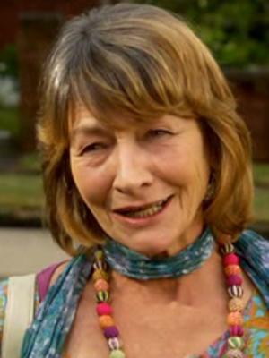 Gillian Jones; Newcastle, Yeni Güney Galler, Avustralya doğumlu Avustralyalı oyuncu