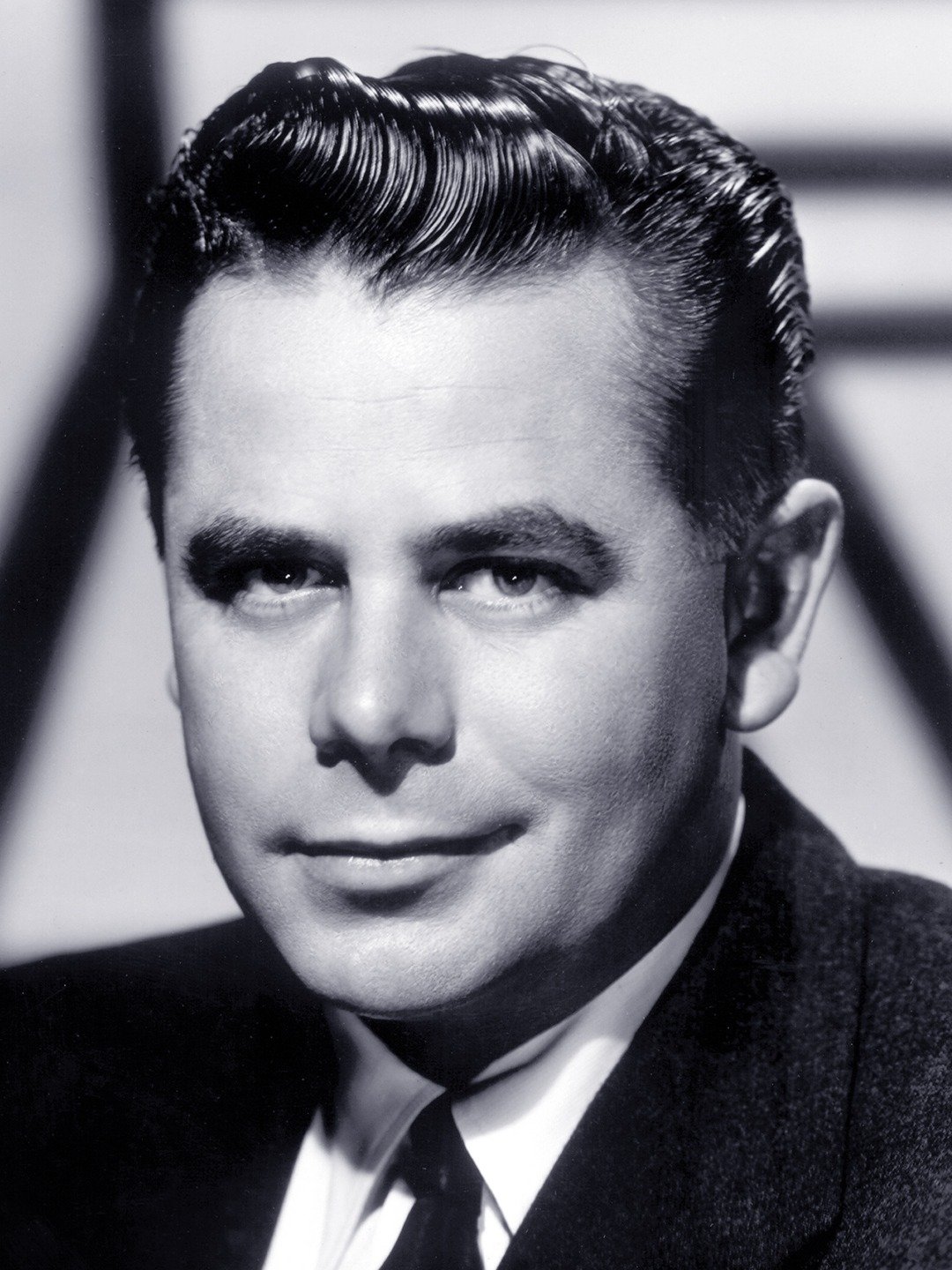 Glenn Ford; Sainte-Christine-d'Auvergne, Québec, Kanada doğumlu Gwyllyn Samuel Newton Ford olarak da bilinen Amerikalı oyuncu