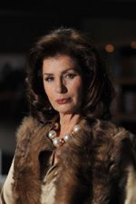 Güngör Bayrak; Konya, Türkiye doğumlu Türk oyuncu