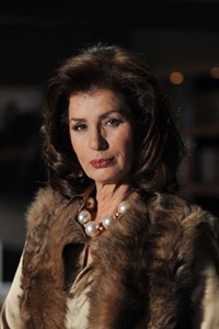 Güngör Bayrak; Konya, Türkiye doğumlu Türk oyuncu