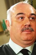 Güven Kıraç; İstanbul, Türkiye doğumlu Türk oyuncu, creator/showrunner, yapımcı