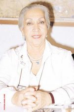 Güzin Özipek; Türk oyuncu