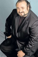 Hakan Aysev; Ankara, Türkiye doğumlu Türk oyuncu