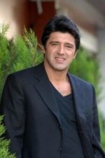 Hakan Ural; İstanbul, Türkiye doğumlu Türk oyuncu