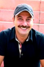 Hakan Yılmaz; Rize, Türkiye doğumlu Türk oyuncu