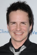 Hal Sparks; Cincinnati, Ohio, ABD doğumlu Amerikalı komedyen oyuncu, müzisyen