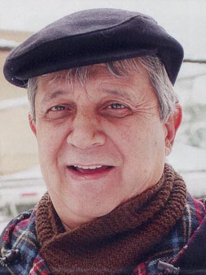 Halit Akçatepe; Üsküdar, İstanbul, Türkiye doğumlu Türk oyuncu, senarist, yardımcı yönetmen