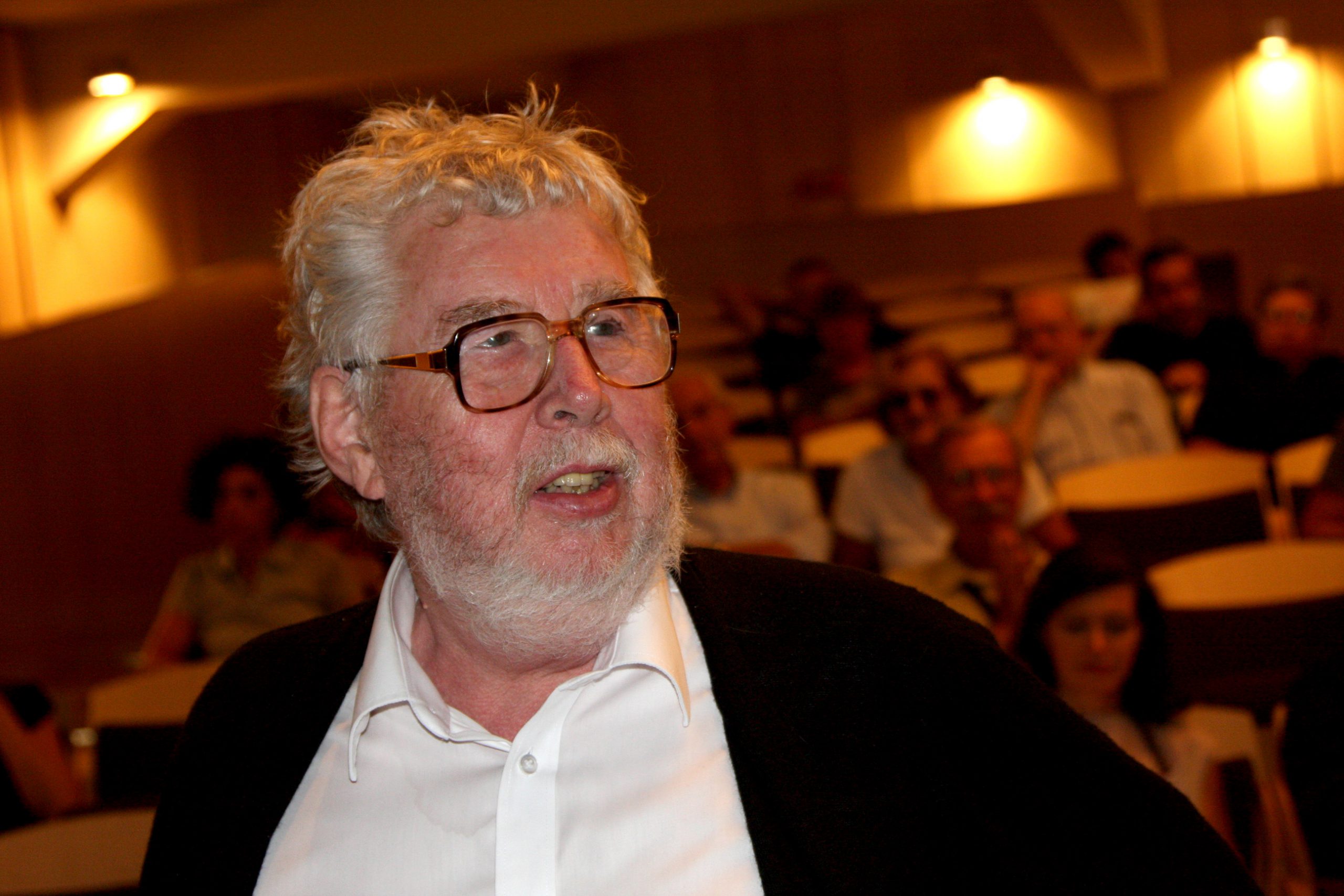 Harrison Birtwistle; Accrington,Lancashire,İngiltere doğumlu İngilizfilm müziğibesteci