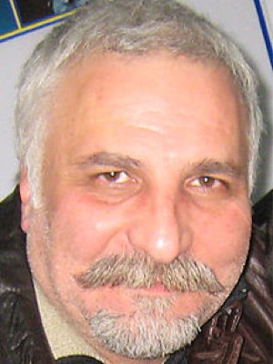 Hasan Kaçan; İncesu, Kayseri, Türkiye doğumlu Türk oyuncu, senarist, yapım tasarımcısı