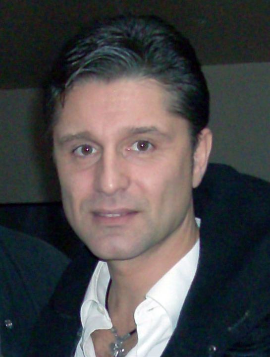 Hazım Körmükçü; İstanbul, Türkiye doğumlu Türk oyuncu