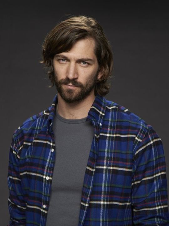 Michiel Huisman; Hollandalışarkıcı, söz yazarı, gitarist oyuncu, müzisyen