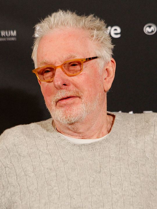 Hugh Hudson; Londra,İngiltere doğumlu İngiliz  yönetmen