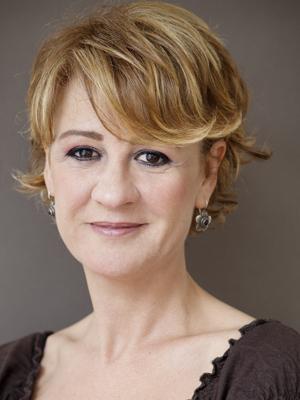 Hülya Gülşen Irmak; Ankara, Türkiye doğumlu Türk oyuncu