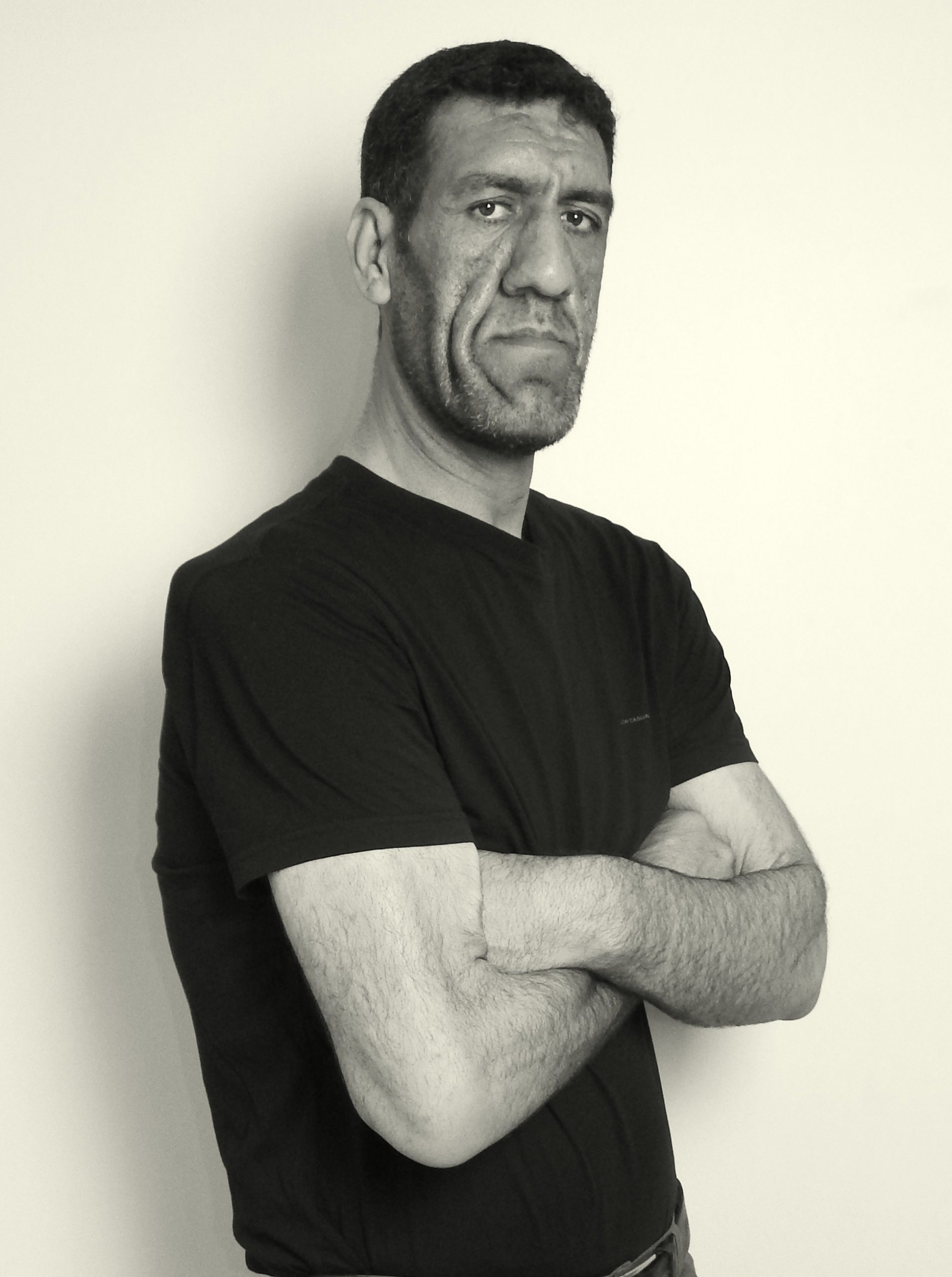 Hüseyin Alp; Kangal, Sivas, Türkiye doğumlu Türk oyuncu