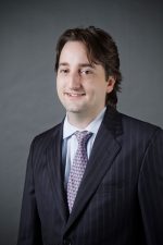 Charlie Korsmo; Fargo, Kuzey Dakota, ABD doğumlu Amerikalı avukat oyuncu