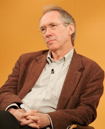 Ian McEwan; Aldershot,Hampshire,İngiltere doğumlu İngiliz  yazar, senarist, uygulayıcı yapımcı