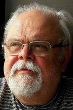 İbrahim Raci Öksüz; Bornova, İzmir, Türkiye doğumlu Türk oyuncu