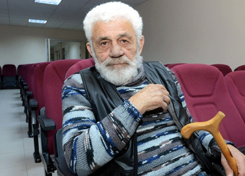 İhsan Gedik; Bafra, Samsun, Türkiye doğumlu Türk oyuncu